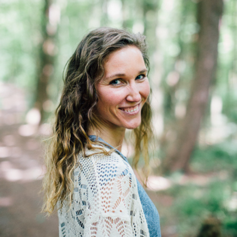 Dein Energie Coach und Mentorin für Bewusstsein. Lass dein Inneres vollkommen strahlen.